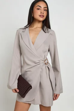 boohoo Robe Blazer Aspect Lin Avec Liens Latéraux À Bordure Dorée<Femme Tailleurs|Robes À Manches Longues
