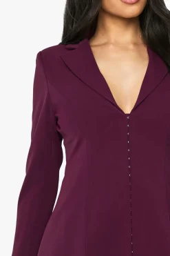 Robe blazer cintrée avec fermeture à crochets et œillets