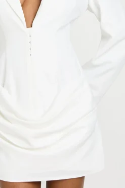 boohoo Robe Blazer Cintrée Avec Épaulettes Structurées Et Fermeture À Crochets<Femme Tailleurs|Robes À Manches Longues