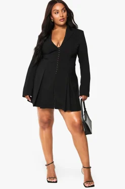 boohoo Robe Blazer Cintrée Grande Taille Avec Détail Agrafes Et Taille Marquée<Femme Tailleurs|Robes À Manches Longues
