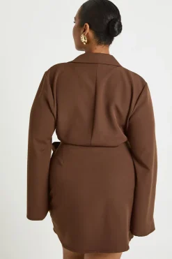 Robe blazer cintrée à nouer à la taille