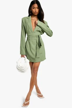 boohoo Robe Blazer Cintrée Texturée Avec Ceinture<Femme Tailleurs|Robes À Manches Longues
