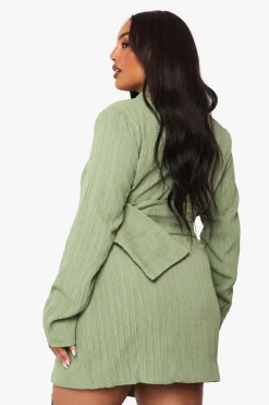 boohoo Robe Blazer Cintrée Texturée Grande Taille Avec Ceinture<Femme Tailleurs|Robes À Manches Longues