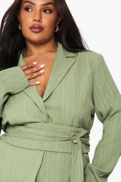 boohoo Robe Blazer Cintrée Texturée Grande Taille Avec Ceinture<Femme Tailleurs|Robes À Manches Longues