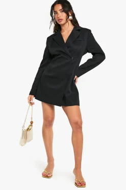 boohoo Robe blazer enveloppante structurée surdimensionnée pour petites<Femme Tailleurs|Robes À Manches Longues