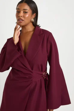 Robe blazer grande taille sur mesure à taille nouée avec détail de boucle