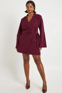 Robe blazer grande taille sur mesure à taille nouée avec détail de boucle