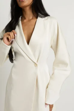 boohoo Robe blazer à manches barrell et taille cintrée<Femme Tailleurs|Robes À Manches Longues