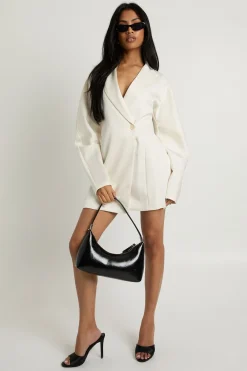 boohoo Robe blazer à manches barrell et taille cintrée<Femme Tailleurs|Robes À Manches Longues