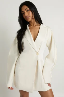 boohoo Robe blazer à manches barrell et taille cintrée<Femme Tailleurs|Robes À Manches Longues