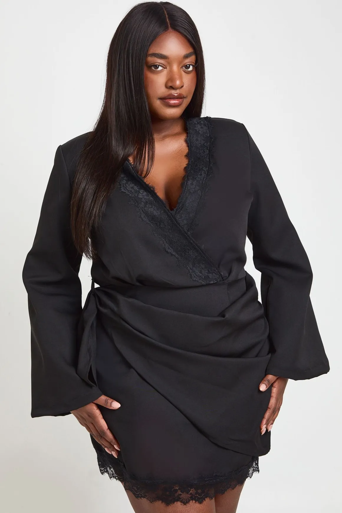 Robe Blazer Portefeuille Grande Taille Avec Finitions En Dentelle