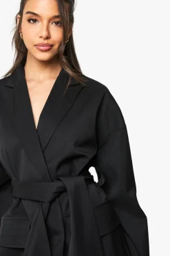 boohoo Robe blazer portefeuille surdimensionnée coupée sur mesure<Femme Tailleurs|Robes À Manches Longues