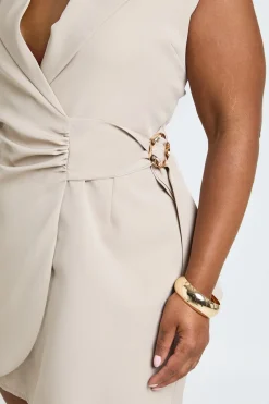 boohoo Robe Blazer Sans Manches Cintrée À Détail Cache-cœur Grande Taille<Femme Tailleurs|Robes