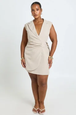 boohoo Robe Blazer Sans Manches Cintrée À Détail Cache-cœur Grande Taille<Femme Tailleurs|Robes