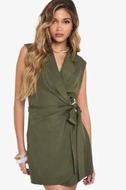 boohoo Robe blazer sans manches à effet lin, drapée à l'avant, style wrap<Femme Tailleurs|Robes