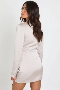 boohoo Robe Blazer Structurée Cache-cœur Ajustée<Femme Tailleurs|Robes À Manches Longues