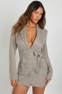 boohoo Robe blazer sur mesure avec ceinture et détails<Femme Tailleurs|Robes À Manches Longues