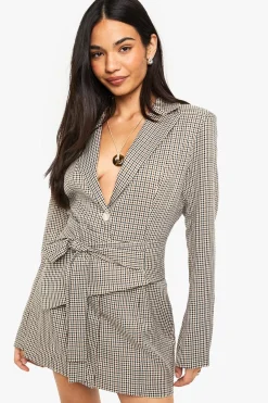boohoo Robe blazer sur mesure avec ceinture et détails<Femme Tailleurs|Robes À Manches Longues