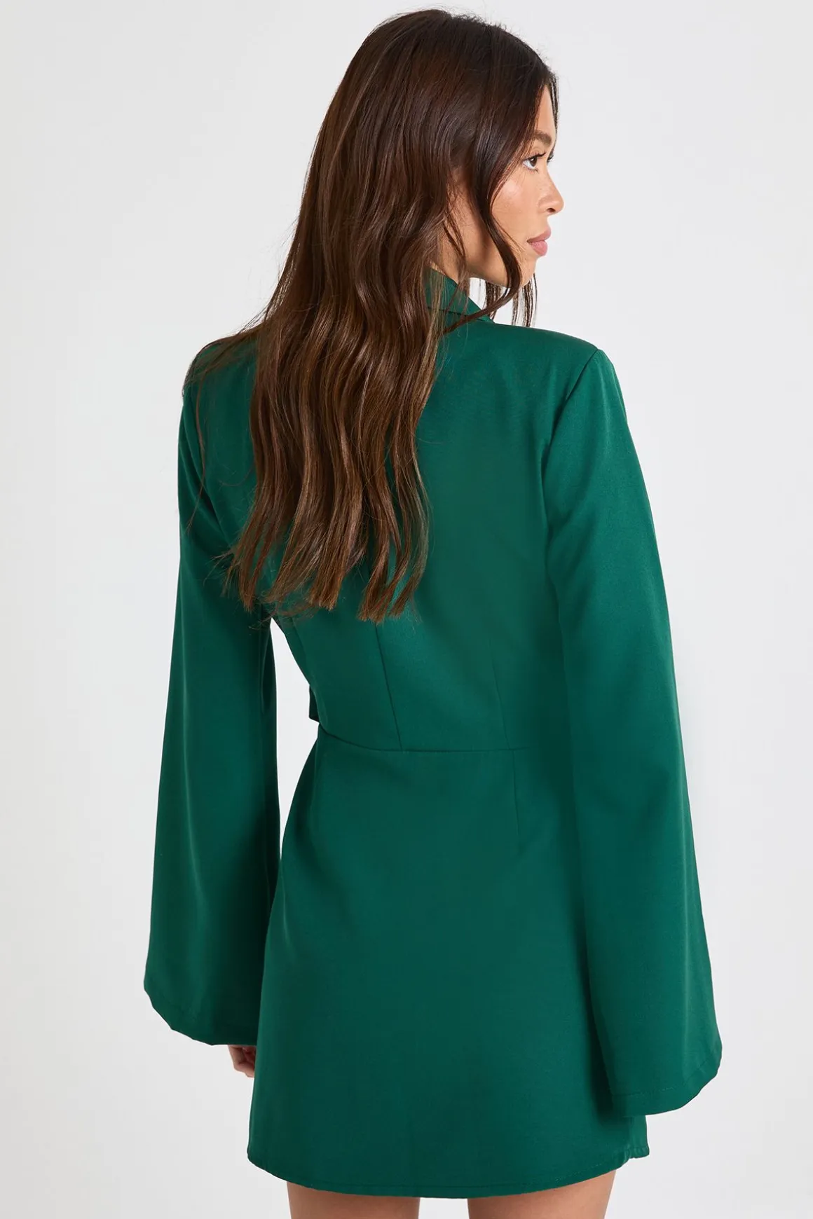 Robe blazer à taille nouée et manches évasées