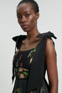 Robe à bretelles florale de printemps en soie et coton tissé