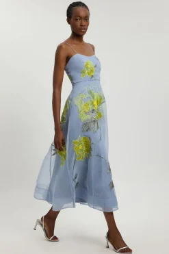 Robe Bustier En Organza Brodé De Motifs Floraux