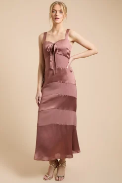 Robe Caraco À Nœud Devant En Mélange Satin Et Mousseline