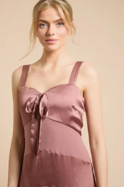 Robe Caraco À Nœud Devant En Mélange Satin Et Mousseline