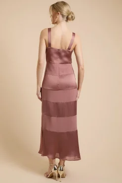 Robe Caraco À Nœud Devant En Mélange Satin Et Mousseline