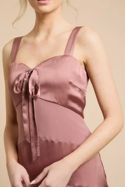 Robe Caraco À Nœud Devant En Mélange Satin Et Mousseline