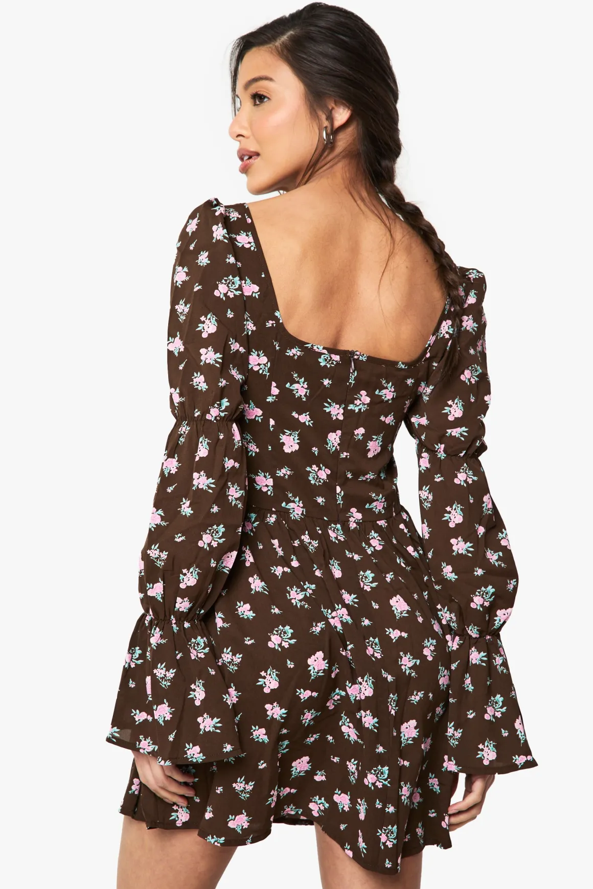 Robe champêtre corset fleurie à manches bouffantes