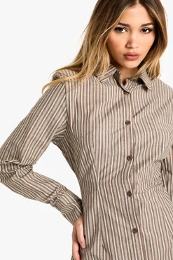 Robe chemise ajustée à la taille cintrée