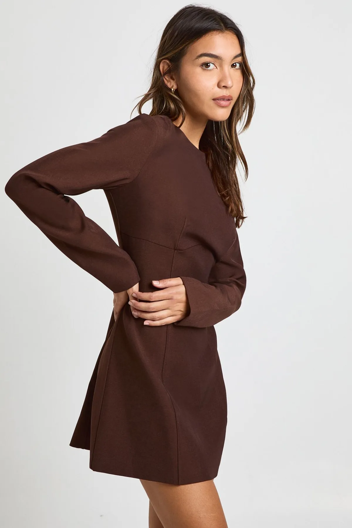 boohoo Robe chemise ajustée à manches longues<Femme Looks Chocolat|Robes À Manches Longues
