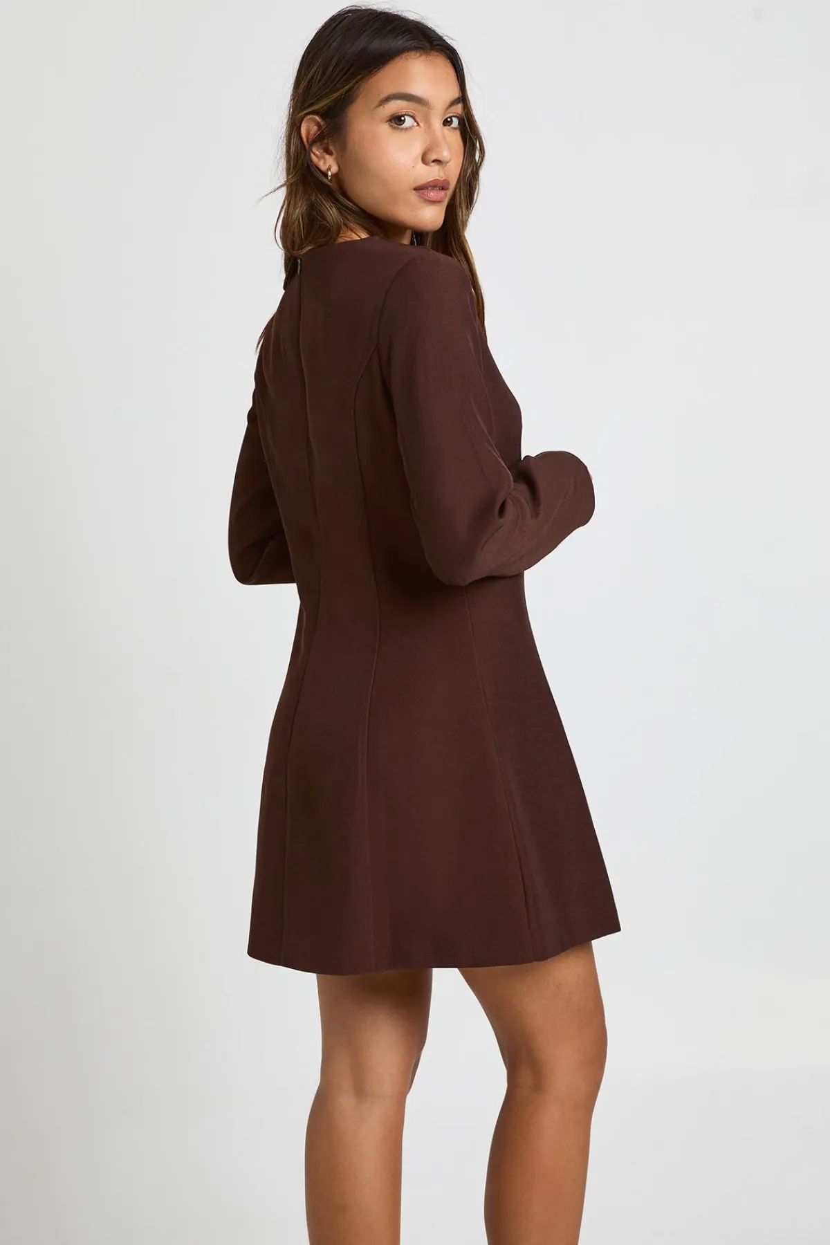 boohoo Robe chemise ajustée à manches longues<Femme Looks Chocolat|Robes À Manches Longues