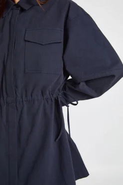 boohoo Robe Chemise Boutonnée En Sergé Avec Détails De Poches<Femme Robes À Manches Longues|Robes