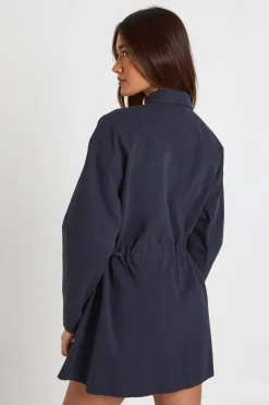 boohoo Robe Chemise Boutonnée En Sergé Avec Détails De Poches<Femme Robes À Manches Longues|Robes