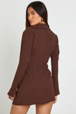 Robe Chemise Cintrée À Boutons Martelés Sur Le Devant