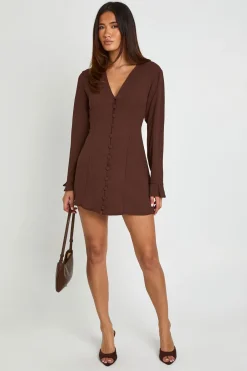 Robe Chemise Cintrée À Boutons Martelés Sur Le Devant