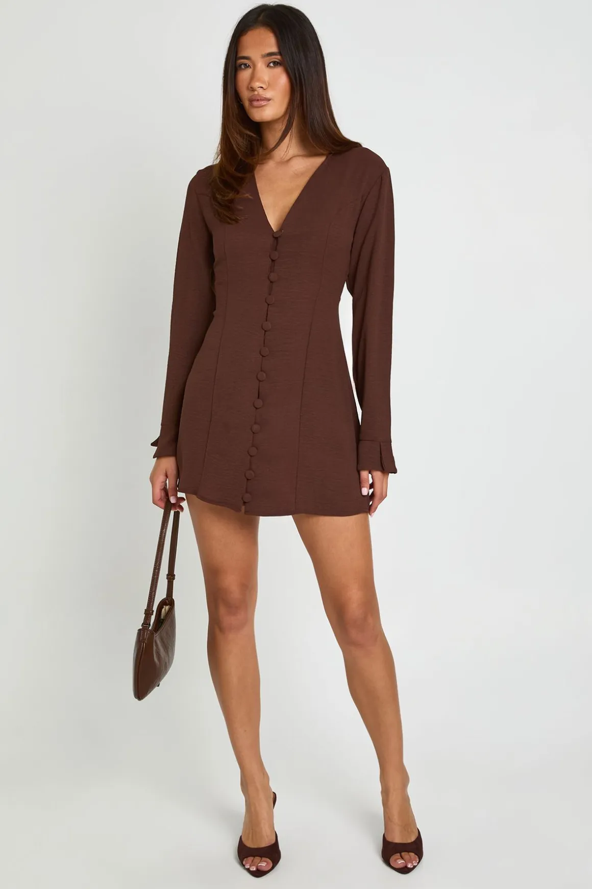 Robe Chemise Cintrée À Boutons Martelés Sur Le Devant