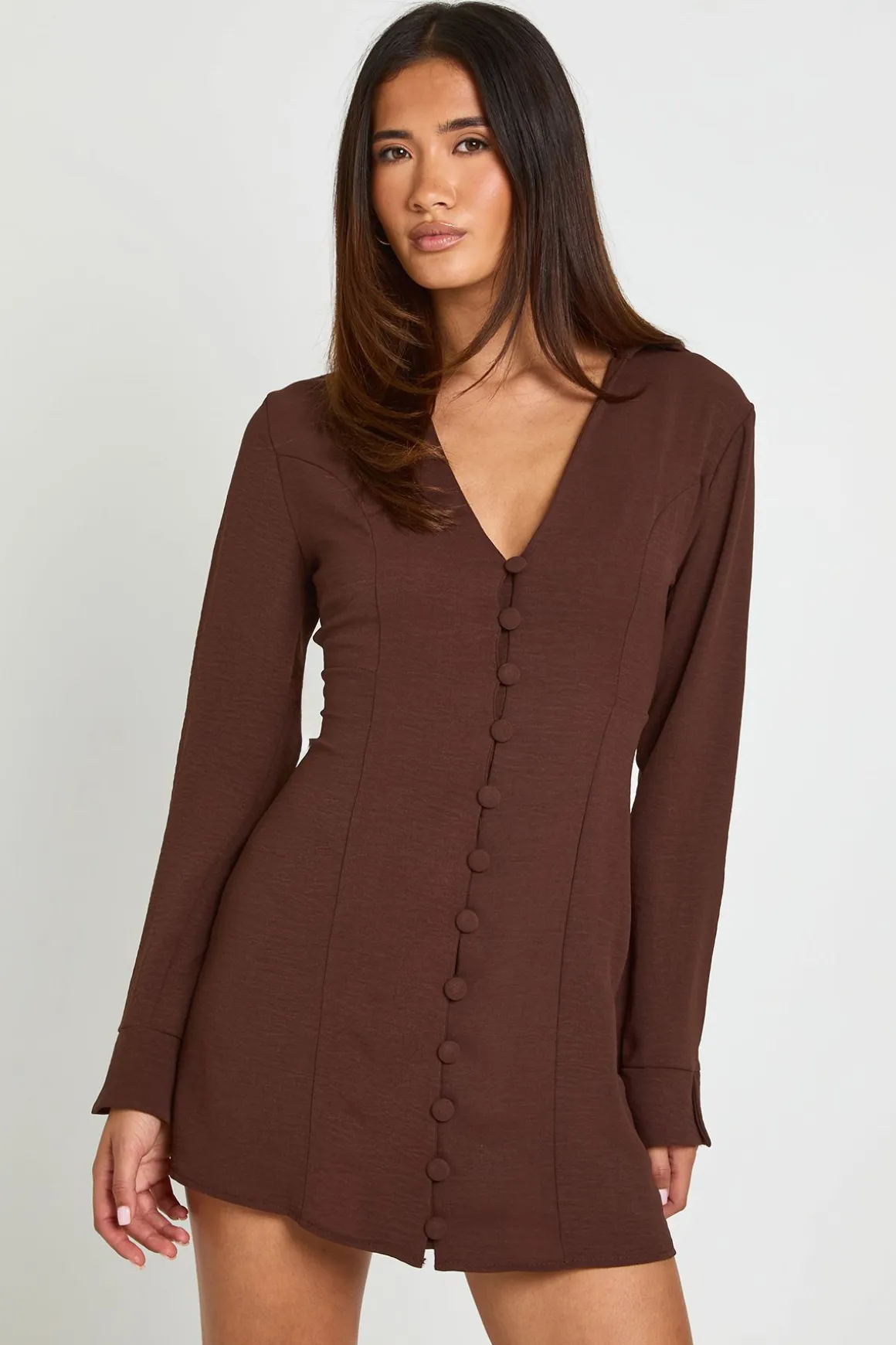 Robe Chemise Cintrée À Boutons Martelés Sur Le Devant