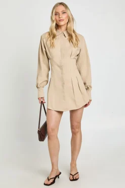 Robe Chemise Cintrée À Manches Longues Et Col Petite