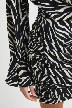 boohoo Robe Chemise à Col Bénitier en Mousseline Imprimé Zèbre<Femme Robes Chemise|Robes À Manches Longues