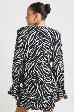 boohoo Robe Chemise à Col Bénitier en Mousseline Imprimé Zèbre<Femme Robes Chemise|Robes À Manches Longues