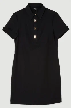 Robe-chemise courte en coton techno tissé avec fermoir en or