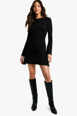 Robe chemise à dos noué en côtes