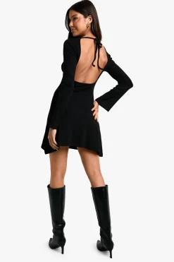 Robe chemise à dos noué en côtes