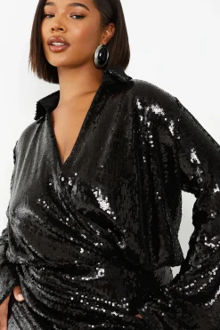 Robe-chemise drapée à manches évasées avec plus de sequins
