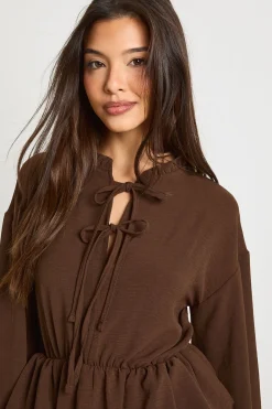 Robe chemise à détails de poches martelées