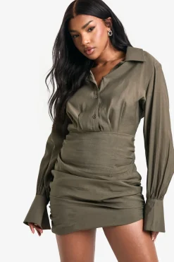 Robe chemise à détails plissés