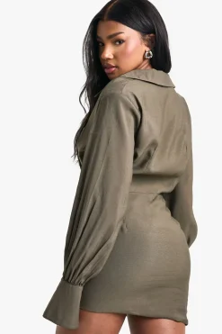 Robe chemise à détails plissés