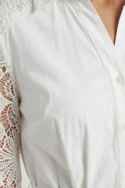 Robe Chemise En Coton Avec Dentelle Et Ceinture